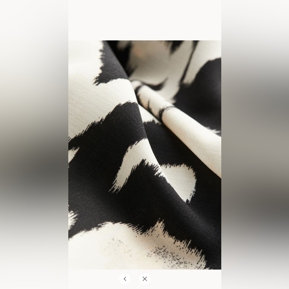 H&M
Crêped Slip Dress plus size summer pattern black dress size xxl - Picture 6 of 6